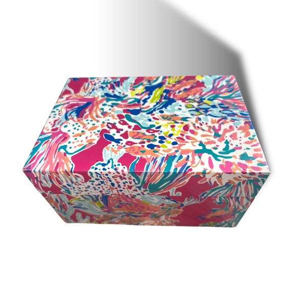 Lilly Pulitzer Jewelry Box- Dragonfruit Sunken Treasure Pattern - Picture 4 of 6